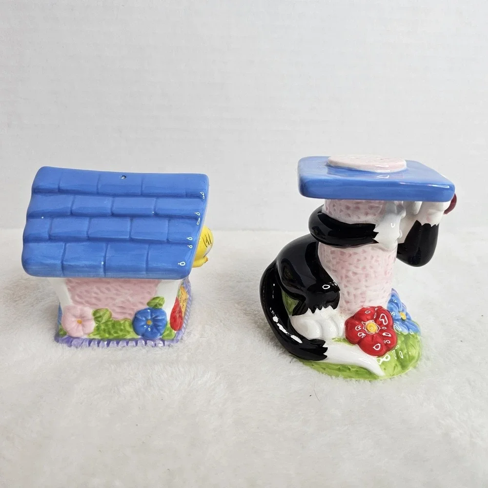 Vintage Tweety Bird Sylvester Warner Brothers Salt & Pepper Shakers